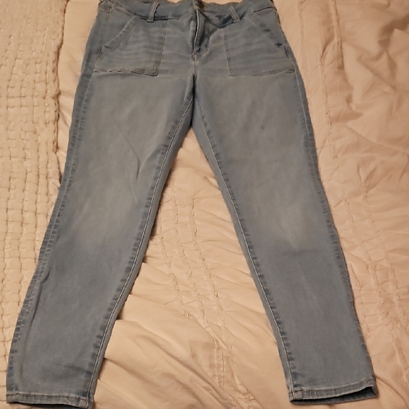 Denim - Women's American Eagle High Rise Jegging Size 14